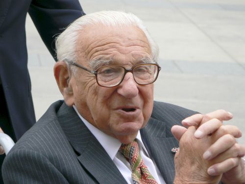 Nicholas Winton_in_Prague