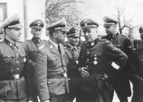 SS-officers-tour-Trawniki-SS-training-camp-19July42