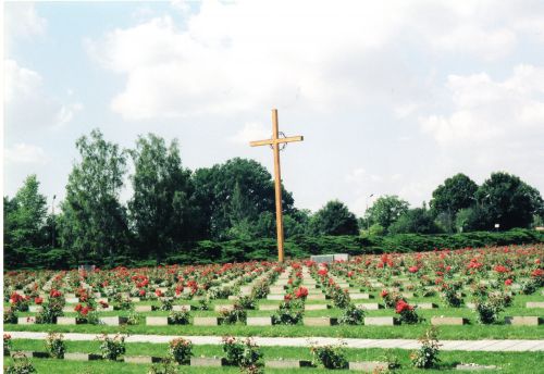 Terezin cemetery 2005636