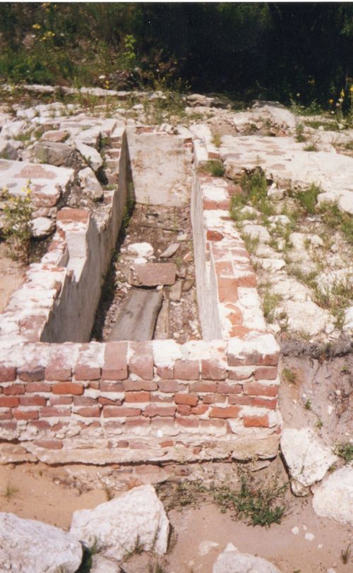 belzec garage foundations 2000103