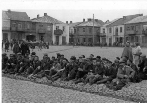 jews assembled in the market place564