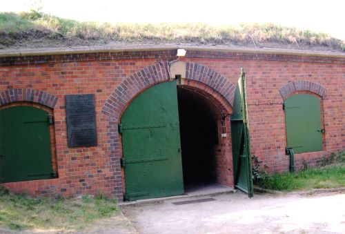 poznan fort vii gas chamber 2005325